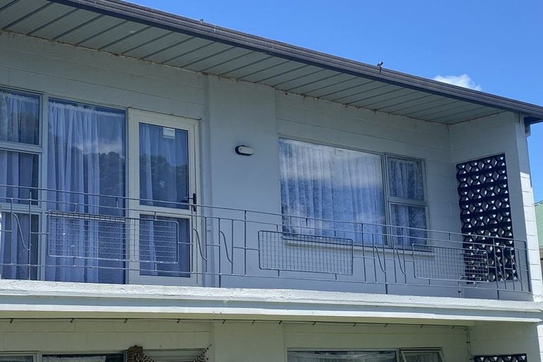 Photo of property in 2 Tennessee Avenue, Mangere East, Auckland, 2024