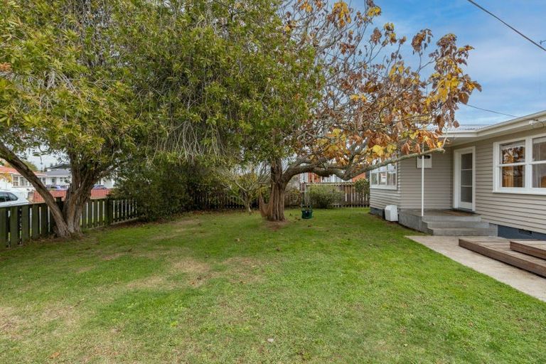 Photo of property in 16 English Street, St Andrews, Hamilton, 3200