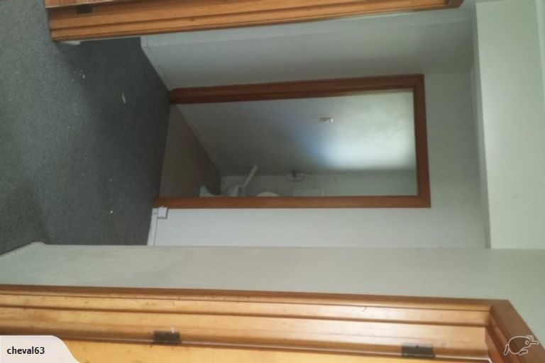 Photo of property in 18 Barron Drive, Green Bay, Auckland, 0604