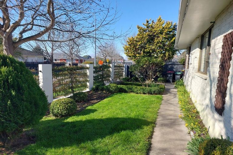 Photo of property in 1/52 Lochee Road, Upper Riccarton, Christchurch, 8041