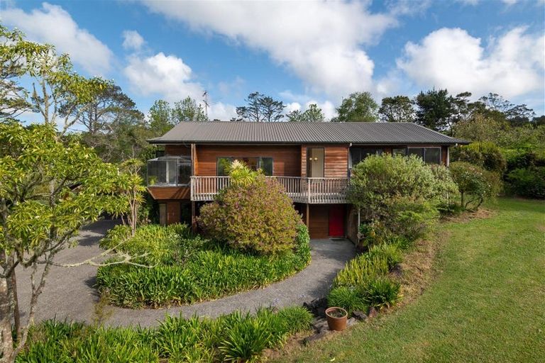 Photo of property in 44 Wintour Road, Waimauku, 0812