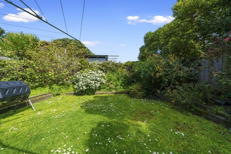 Photo of property in 36 Edinburgh Terrace, Berhampore, Wellington, 6023