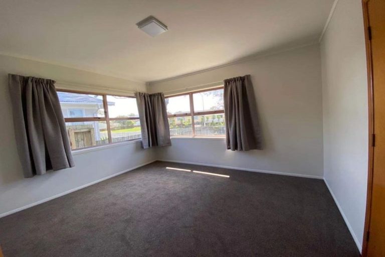 Photo of property in 13 Ilford Crescent, Mangere, Auckland, 2022