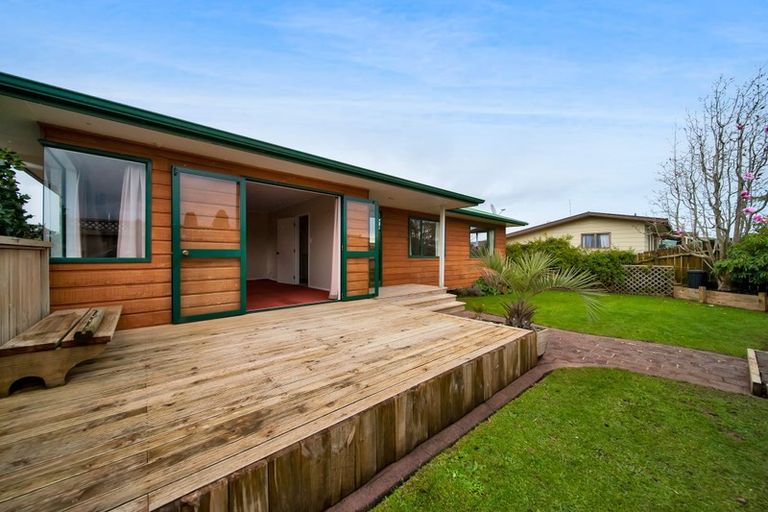 Photo of property in 11 Ballantrae Place, Highlands Park, New Plymouth, 4312