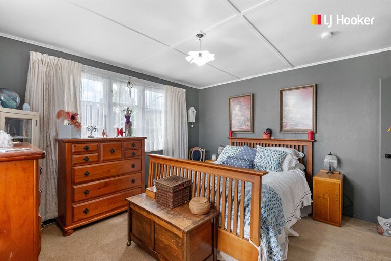 Photo of property in 10 Burgess Street, Green Island, Dunedin, 9018