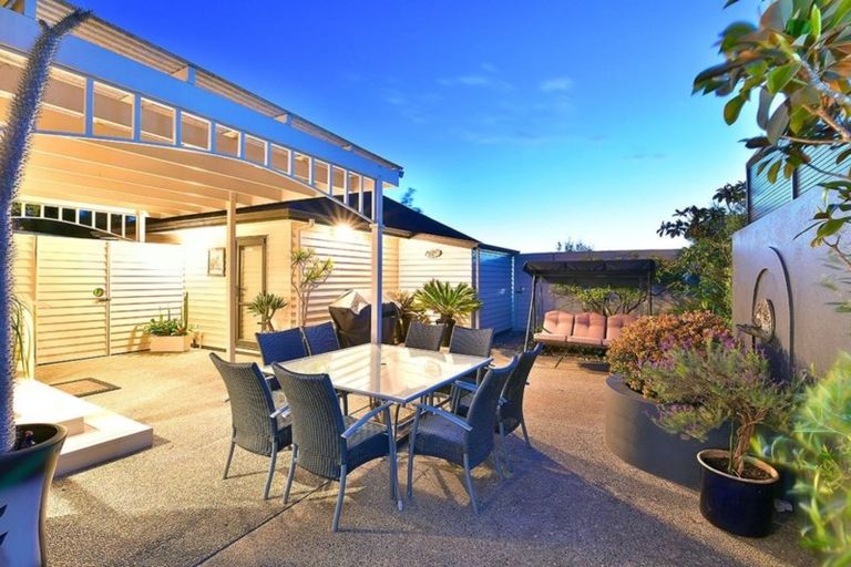 Photo of property in 6 Melandra Road, Stanmore Bay, Whangaparaoa, 0932
