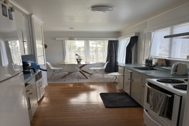 Photo of property in 5 Adams Road, Manurewa, Auckland, 2102