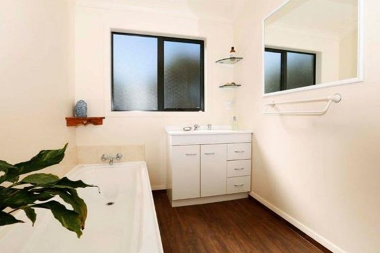 Photo of property in 21 Catalina Drive, Melville, Hamilton, 3206