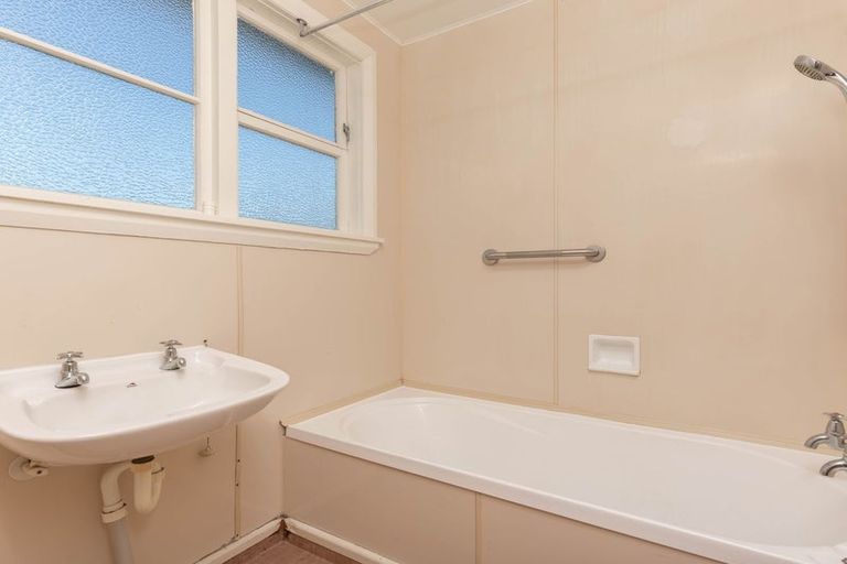 Photo of property in 21 Colvin Street, Westport, 7825