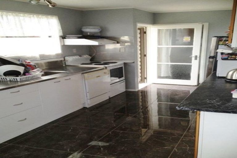 Photo of property in 71 Marendellas Drive, Bucklands Beach, Auckland, 2014