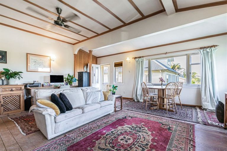 Photo of property in 18 Ngataringa Road, Devonport, Auckland, 0624