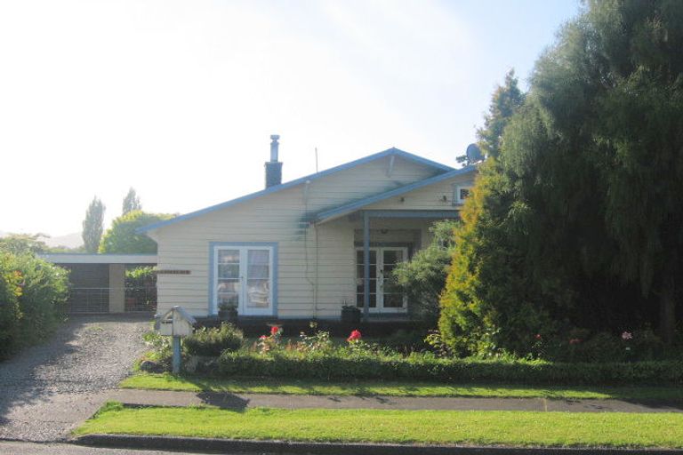Photo of property in 13 Paraone Street, Taumarunui, 3920