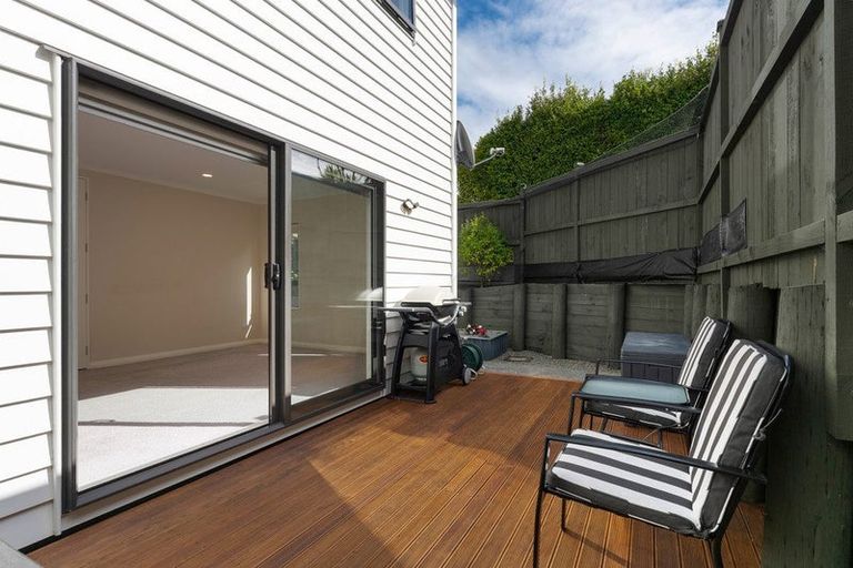 Photo of property in 39a Edgeworth Road, Glenfield, Auckland, 0629