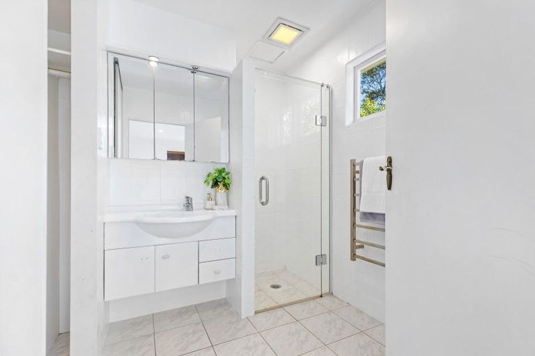 Photo of property in 825 Beach Road, Browns Bay, Auckland, 0630