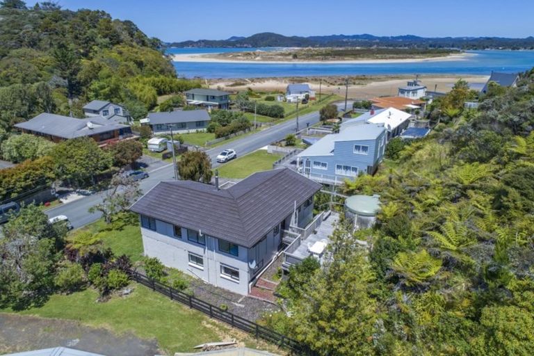 Photo of property in 43 Te Maika Road, Ngunguru, Whangarei, 0173