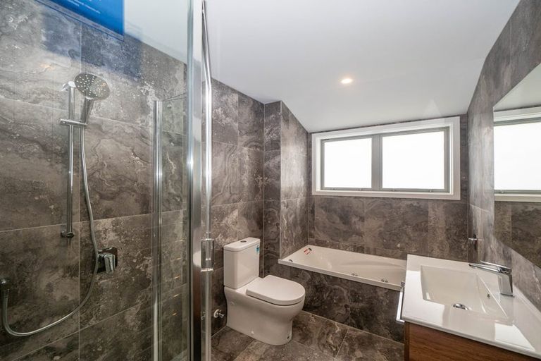 Photo of property in 165 Amesbury Drive, Churton Park, Wellington, 6037