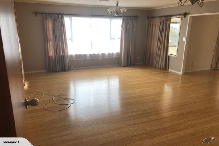 Photo of property in 27 Marina View Drive, West Harbour, Auckland, 0618