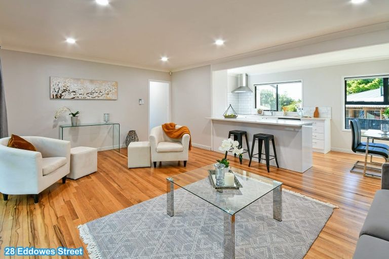Photo of property in 28a Eddowes Street, Manurewa, Auckland, 2102