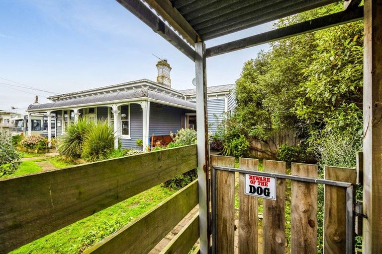 Photo of property in 54 Ngatai Street, Manaia, 4612