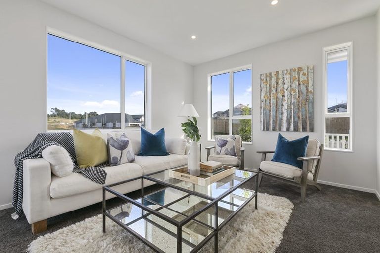 Photo of property in 10 Bine Crescent, Orewa, 0931