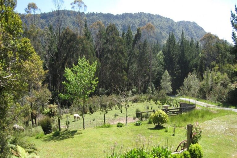 Photo of property in 88 Clifton Road, Kaiata, Greymouth, 7805