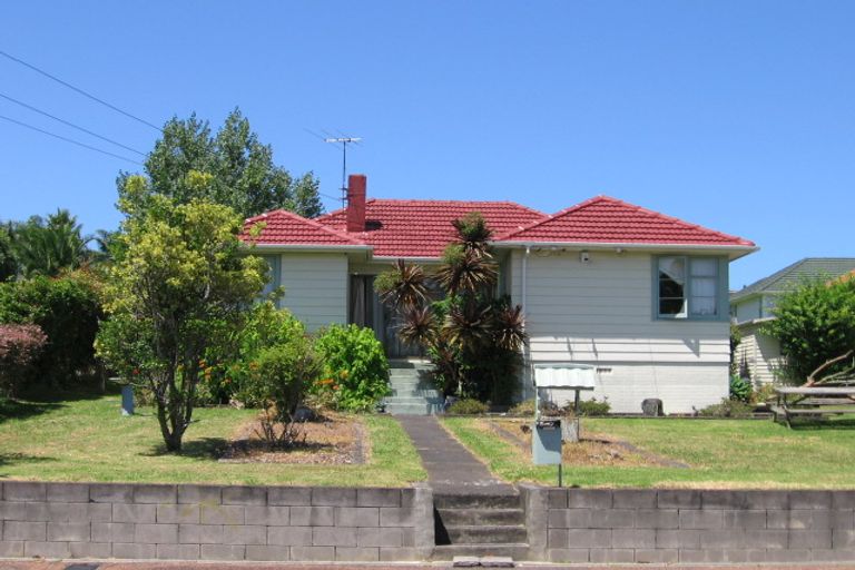 Photo of property in 3 Dundale Avenue, Blockhouse Bay, Auckland, 0600
