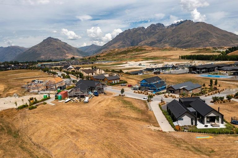 Photo of property in 42 Cunninghams Drive, Jacks Point, Queenstown, 9371