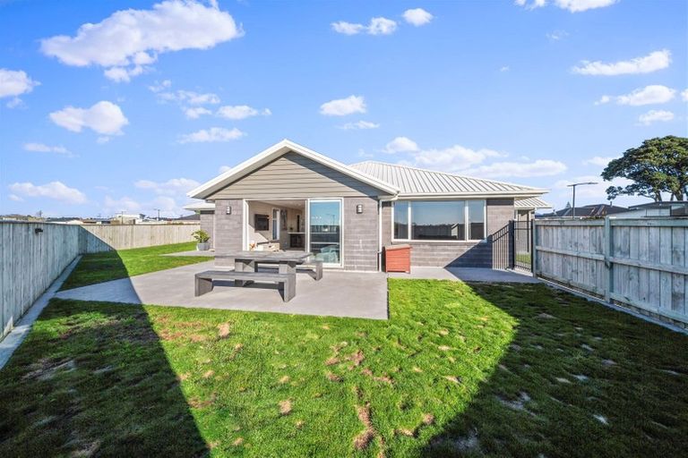 Photo of property in 6 Papawhero Drive, Bell Block, New Plymouth, 4312