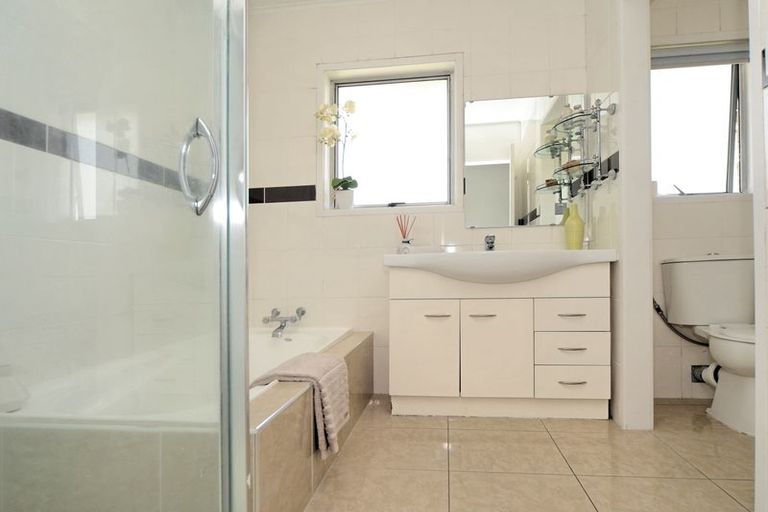 Photo of property in 12 Bodi Place, Te Atatu South, Auckland, 0610