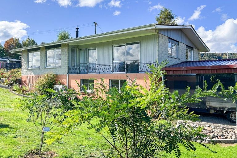 Photo of property in 7 Crampton Road, Reefton, 7830