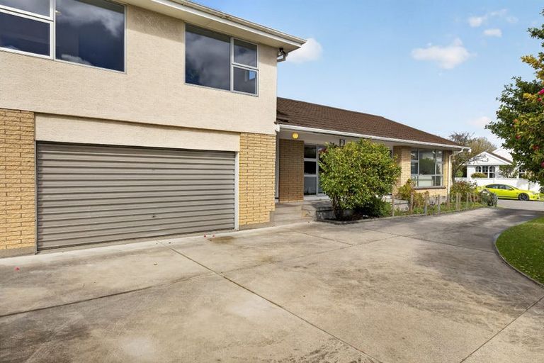 Photo of property in 20 Delaware Crescent, Russley, Christchurch, 8042