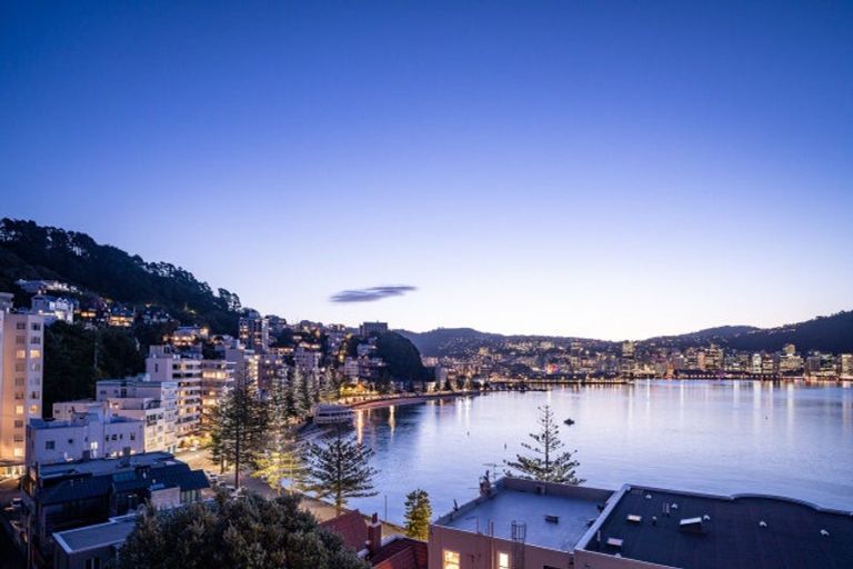 Photo of property in 2/308 Oriental Parade, Oriental Bay, Wellington, 6011