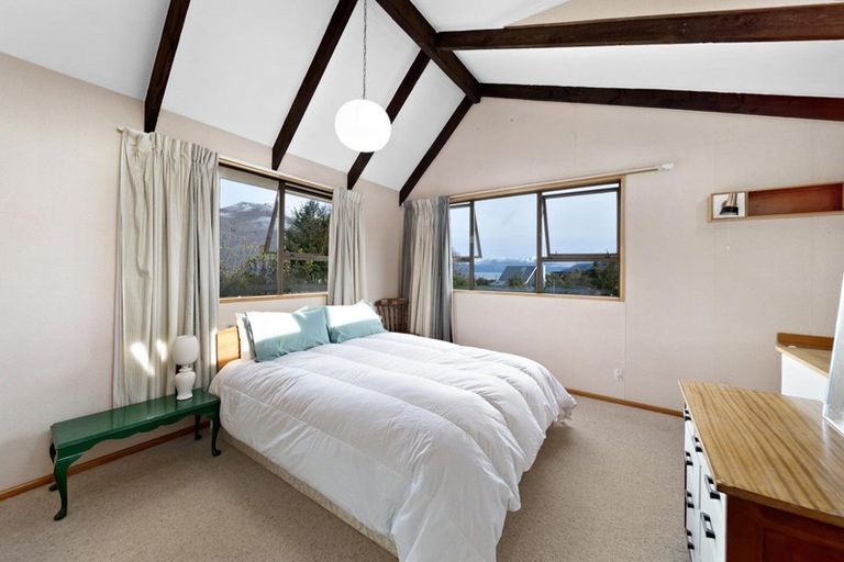 Photo of property in 5 Larch Court, Kelvin Heights, Queenstown, 9300