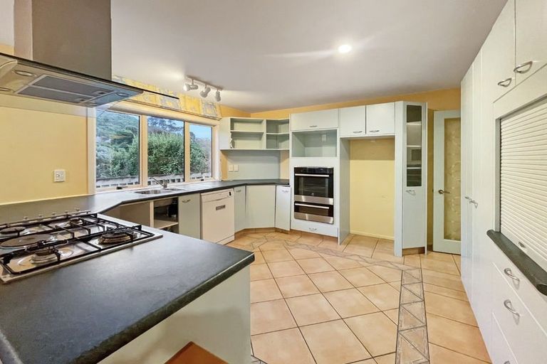 Photo of property in 18 Myers Grove, Churton Park, Wellington, 6037