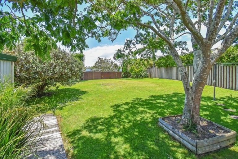 Photo of property in 6 Vela Place, Clarks Beach, 2122