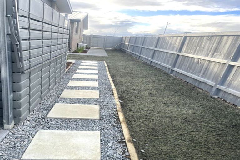 Photo of property in 32 Port Way, Rosehill, Papakura, 2113