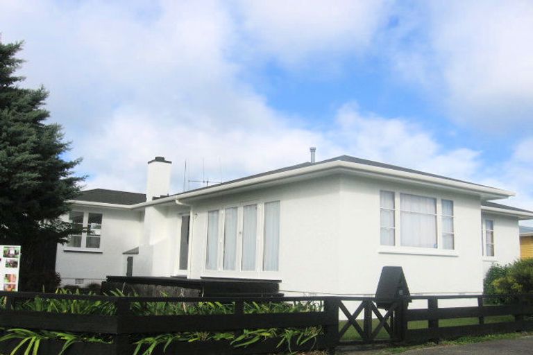 Photo of property in 28 Liverpool Street, Takaro, Palmerston North, 4412