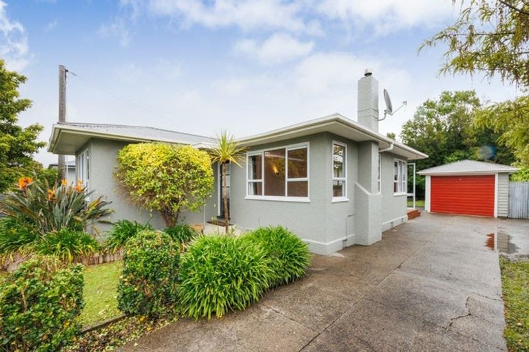Photo of property in 4 Eton Place, Terrace End, Palmerston North, 4410