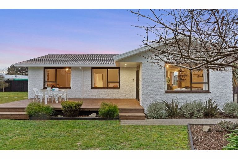 Photo of property in 17a Chadbury Street, Parklands, Christchurch, 8083
