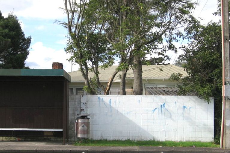 Photo of property in 2/663 Te Atatu Road, Te Atatu Peninsula, Auckland, 0610