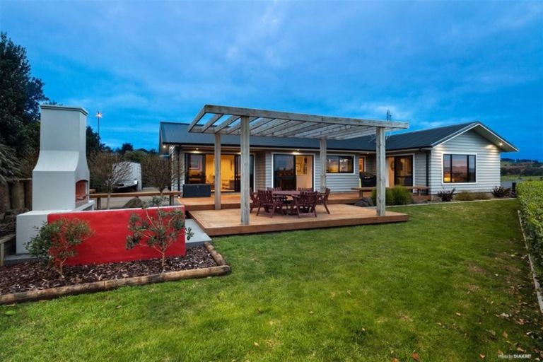 Photo of property in 14 Kendallvale Drive, Waiuku, 2123