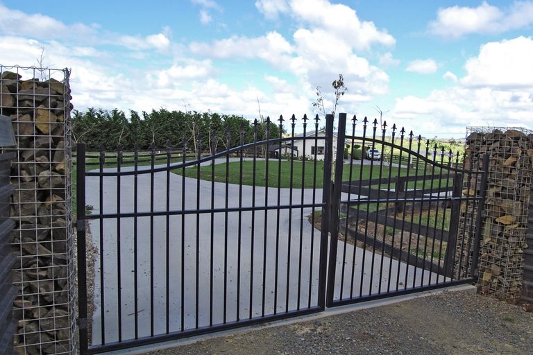 Photo of property in 9 Mountain Road, Kaiwaka, 0587