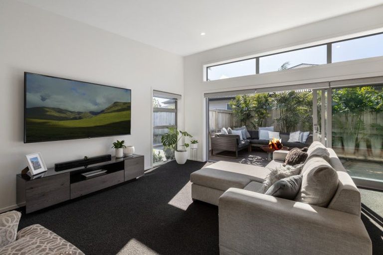 Photo of property in 10 Cassinia Close, Papamoa Beach, Papamoa, 3118