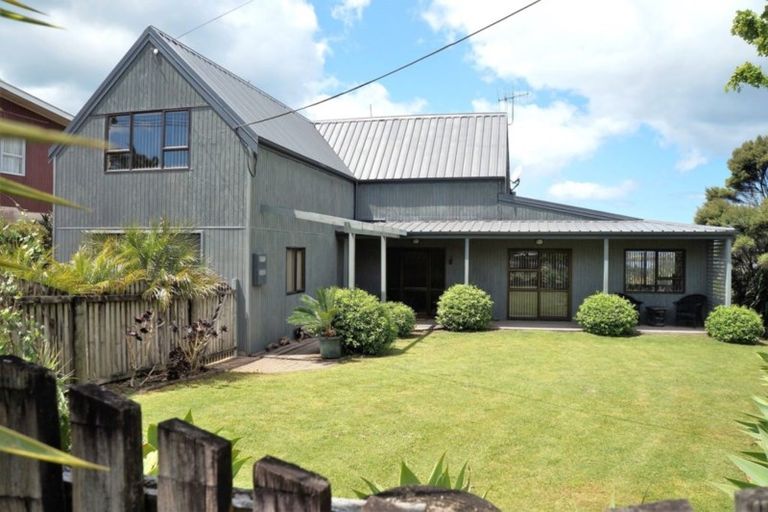 Photo of property in 17 Seaview Road, Ruakaka, 0116