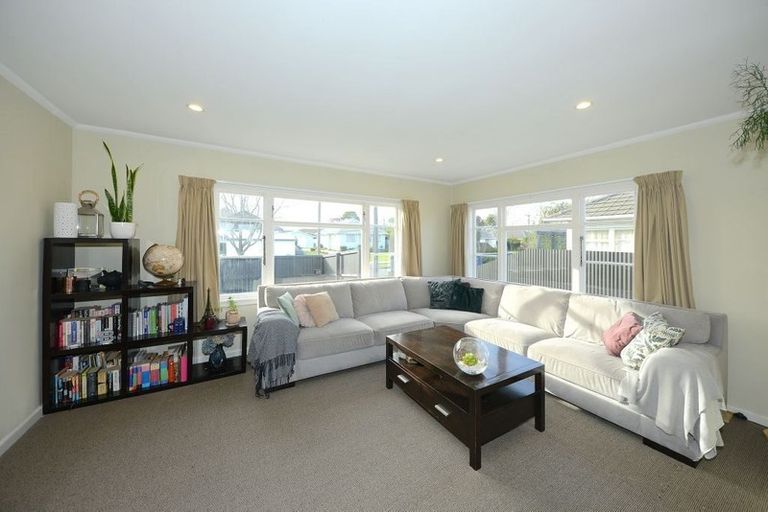 Photo of property in 4 Dunedin Street, Redwood, Christchurch, 8051