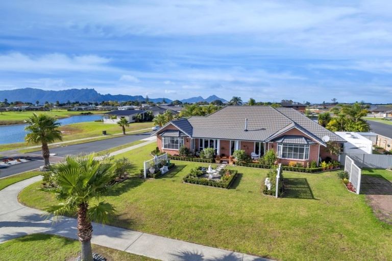 Photo of property in 2 O'farrell Drive, One Tree Point, 0118