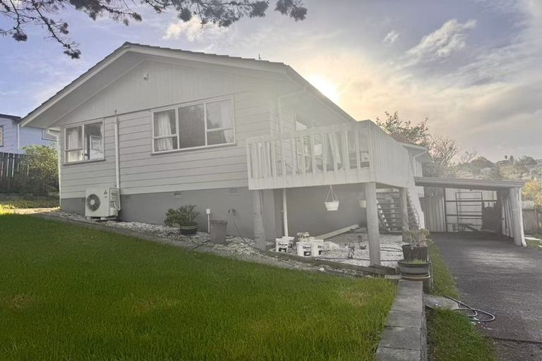 Photo of property in 5 Tesla Place, Totara Vale, Auckland, 0629