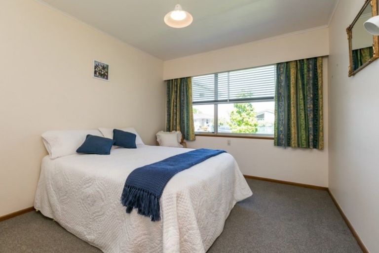 Photo of property in 211 Sunnybank Crescent, Camberley, Hastings, 4120