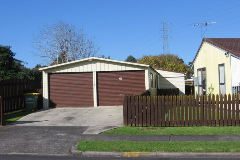 Photo of property in 1 Aronia Way, Goodwood Heights, Auckland, 2105