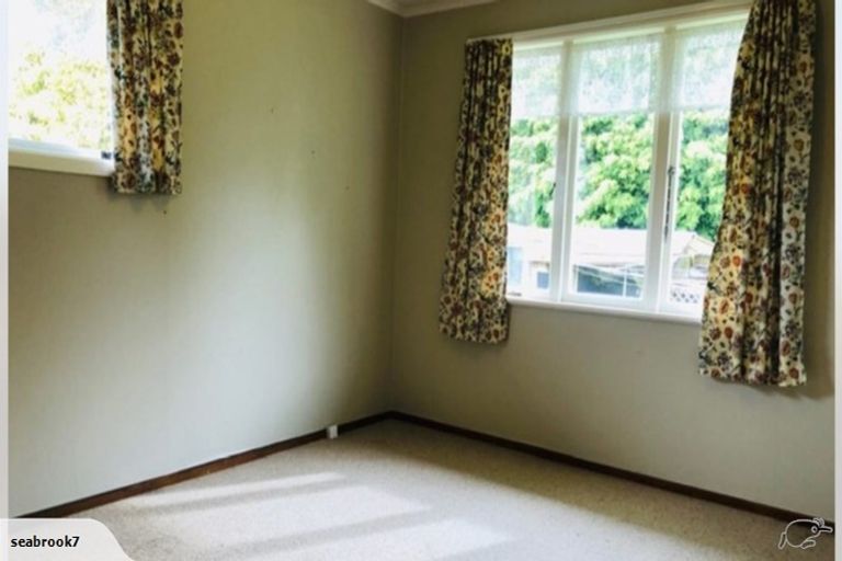 Photo of property in 122a Govett Avenue, Frankleigh Park, New Plymouth, 4310